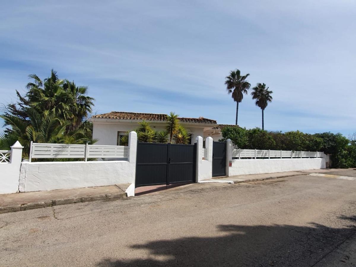 Villa Seaside Villa: 5-bedroom Retreat With Pool And Ocean Views *