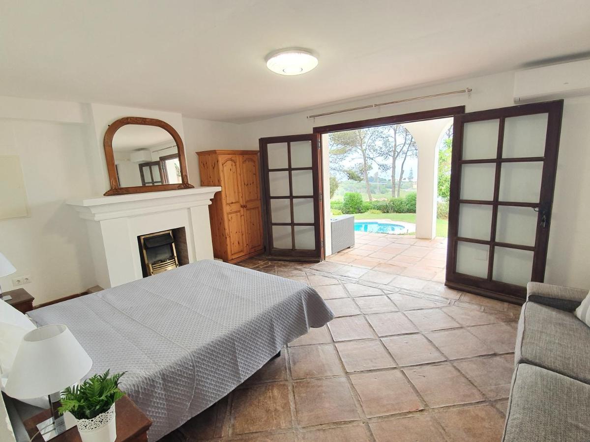 Seaside Villa: 5-bedroom Retreat With Pool And Ocean Views Villa *