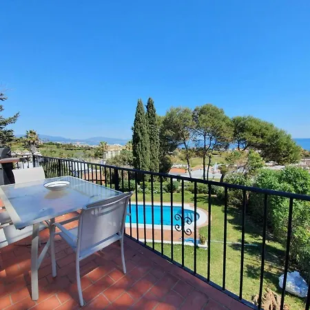 Seaside Villa: 5-Bedroom Retreat with Pool and Ocean Views Manilva Exterior photo