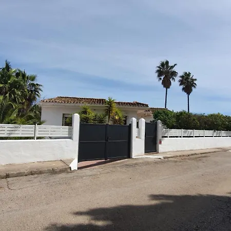 Seaside Villa: 5-Bedroom Retreat with Pool and Ocean Views Manilva Exterior photo