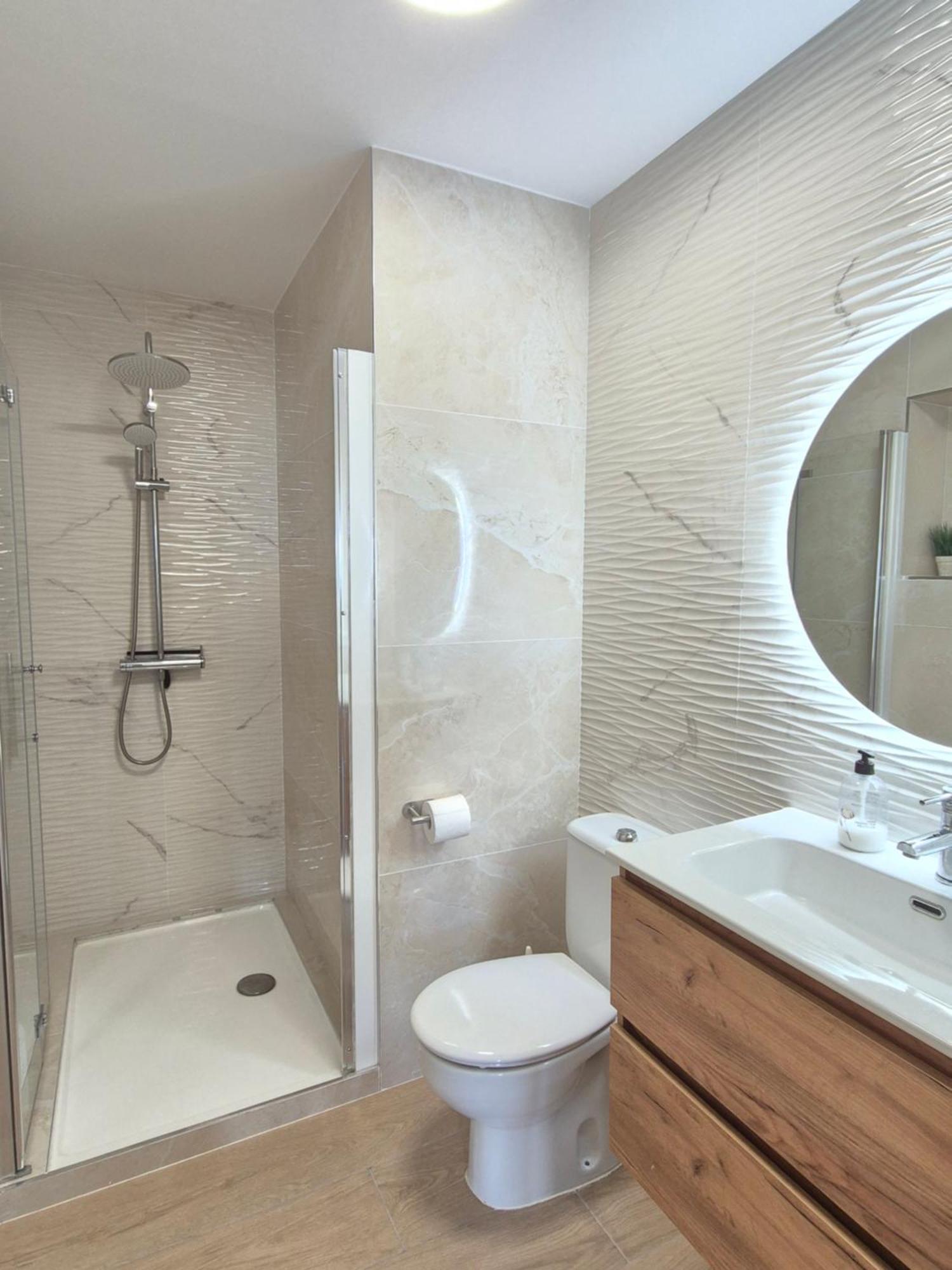 Beautiful 5 Bedroom With Private Pool With Stunning Sea Views, Walking Distances To Shops Restaurants Villa *